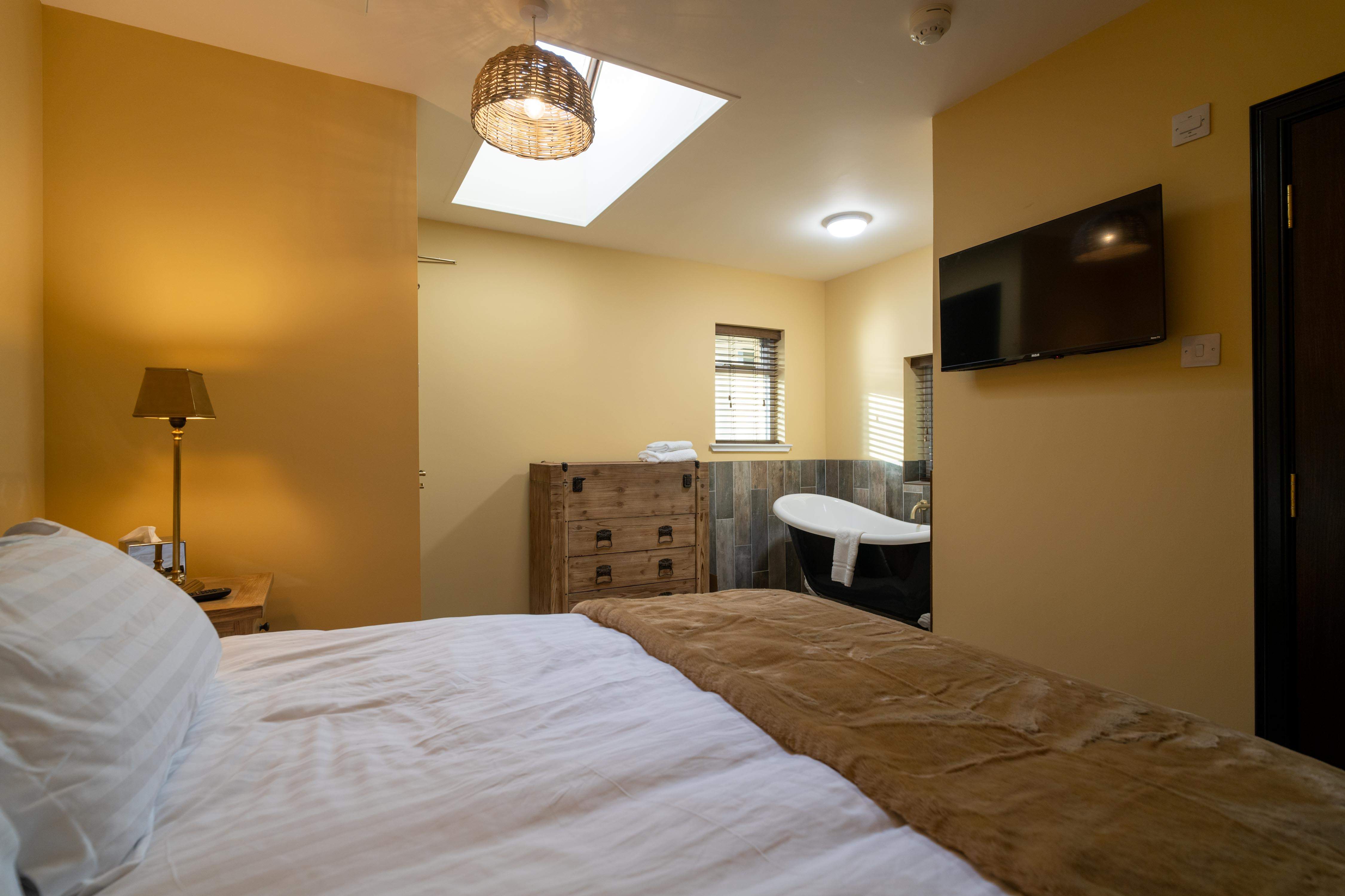 Lodge top floor double bed and bath
