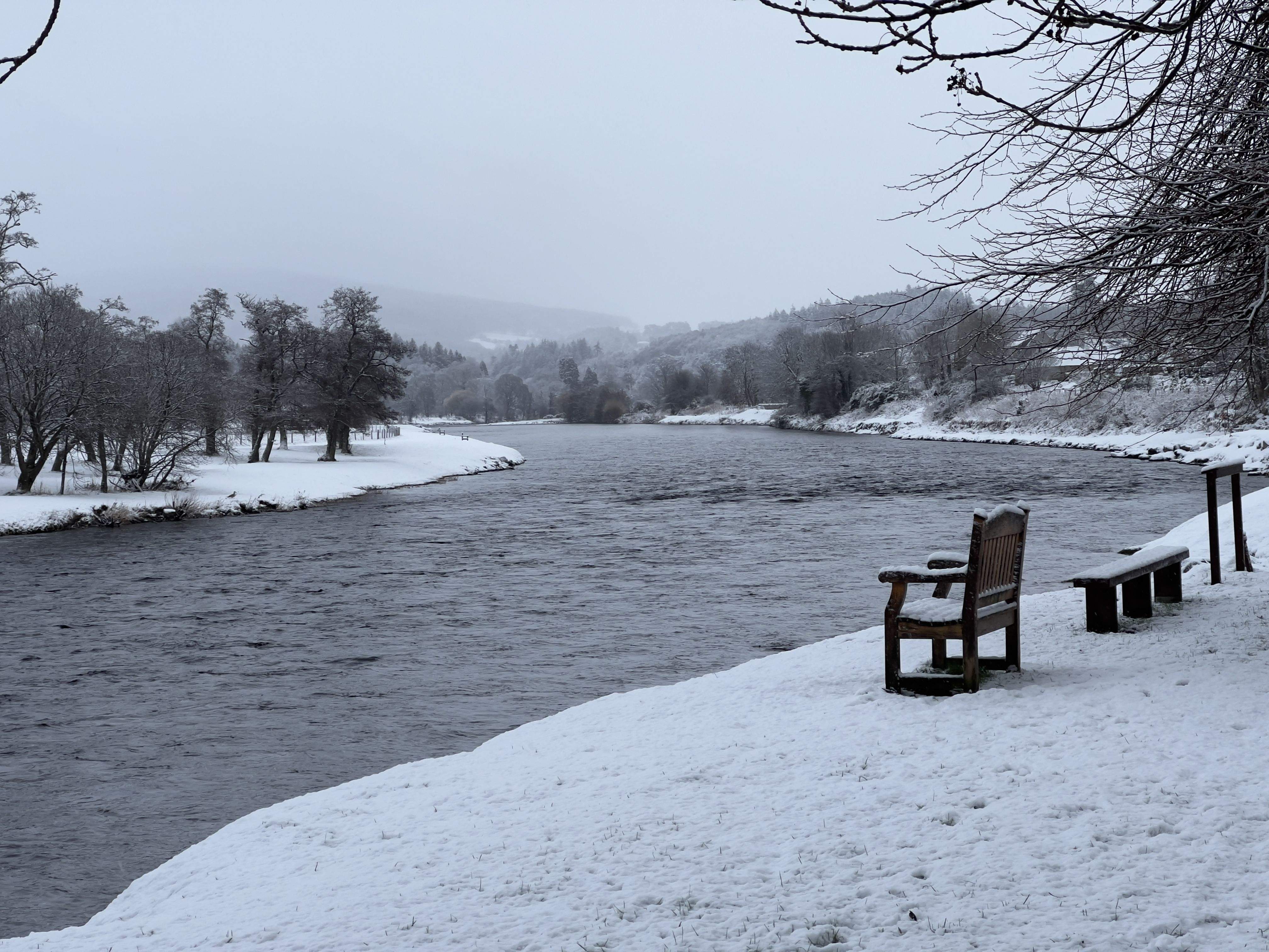 A snowy walk by the river 3